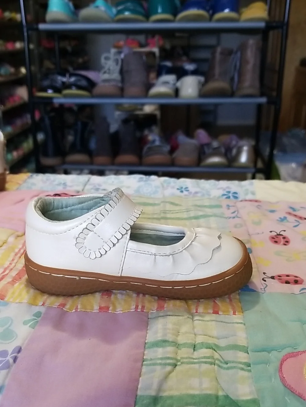 Livie & Luca White Leather Mary Jane Shoes with Ruffled Strap Size 4 Ruche